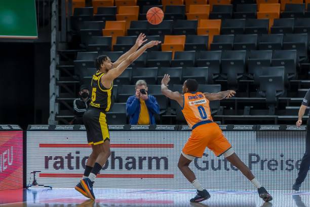 现了顽强的 现了顽强的